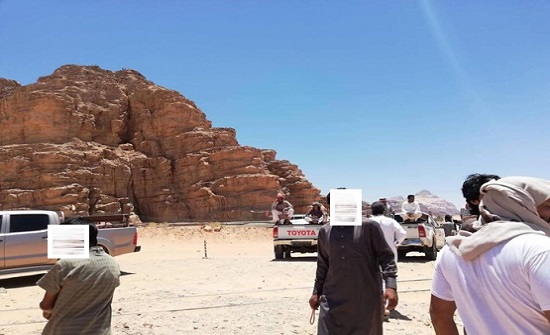 بالصور : شباب يهددون بالانتحار الجماعي في الديسة بالصور : شباب يهددون بالانتحار الجماعي في الديسة