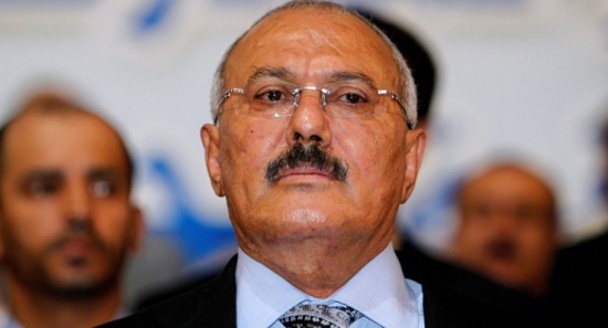 شاهد: القوات الخاصة تُنكس السلاح حدادًا على صالح شاهد: القوات الخاصة تُنكس السلاح حدادًا على صالح