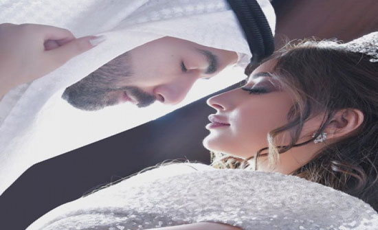 شاهد.. الصور الأولى من شهر عسل عقيل الرئيسي وفرح الهادي شاهد.. الصور الأولى من شهر عسل عقيل الرئيسي وفرح الهادي