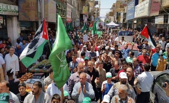 مسيرة في الزرقاء تؤكد على عروبة القدس مسيرة في الزرقاء تؤكد على عروبة القدس