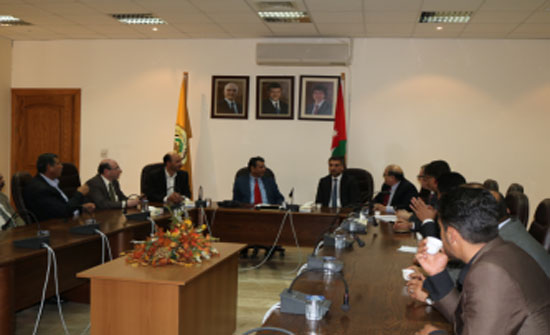 السفير الروماني يزور جامعة الحسين بن طلال السفير الروماني يزور جامعة الحسين بن طلال