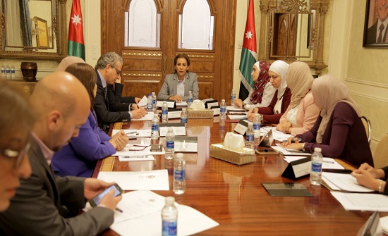 غنيمات تؤكد ضرورة تنفيذ التوجيهات الملكية لتمكين المرأة غنيمات تؤكد ضرورة تنفيذ التوجيهات الملكية لتمكين المرأة