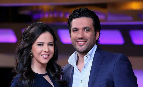 بالفيديو – يتحدّث عن أخبار خلافه مع زوجته إيمي سمير غانم بالفيديو – يتحدّث عن أخبار خلافه مع زوجته إيمي سمير غانم