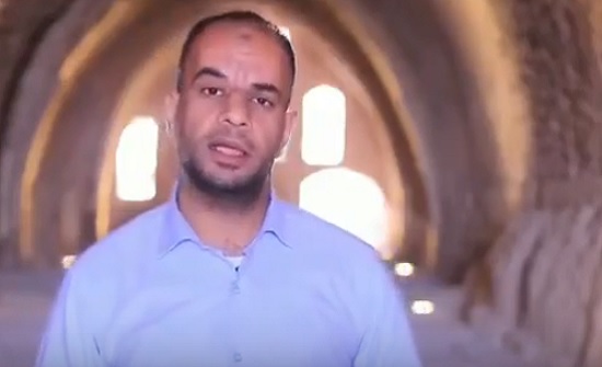بالفيديو : بعد مساعدته اسرائليين .. رئيس بلدية الكرك يعتذر بالفيديو : بعد مساعدته اسرائليين .. رئيس بلدية الكرك يعتذر