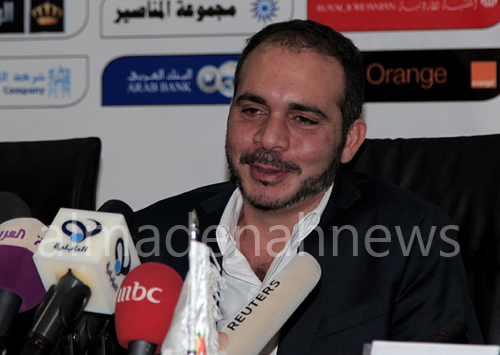 الأمير علي يؤكد أن منتخبنا لا يخشى أحداً .. ويعلق على استضافة الملك لعامل وطن الأمير علي يؤكد أن منتخبنا لا يخشى أحداً .. ويعلق على استضافة الملك لعامل وطن