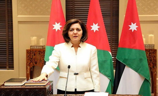 إنهاء حالة الحجز الوقائي للنساء المعرضات للخطر والتحويل تلقائيا لدار "آمنة" بداية العام القادم إنهاء حالة الحجز الوقائي للنساء المعرضات للخطر والتحويل تلقائيا لدار "آمنة" بداية العام القادم
