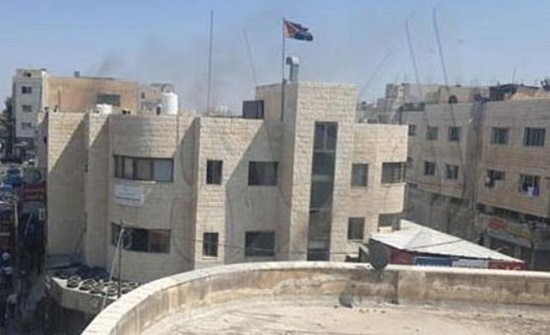 اوقاف اربد :اخلاء الموظفين احترازيا عقب تصاعد دخان من كراج مبنى المديرية اوقاف اربد :اخلاء الموظفين احترازيا عقب تصاعد دخان من كراج مبنى المديرية