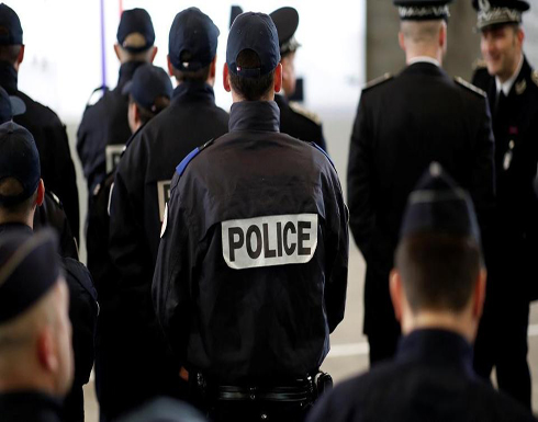 فرنسا.. الشرطة تفحص سيارة مريبة بشارع الشانزليزيه فرنسا.. الشرطة تفحص سيارة مريبة بشارع الشانزليزيه