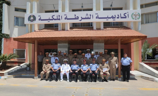 تخريج دورة تطوير القادة في أكاديمية الشرطة الملكية تخريج دورة تطوير القادة في أكاديمية الشرطة الملكية