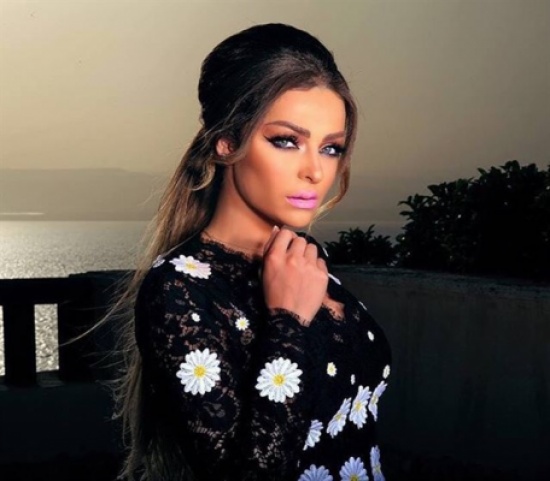 بالفيديو و الصور.. شاهدوا شبيهة زين كرزون بالفيديو و الصور.. شاهدوا شبيهة زين كرزون
