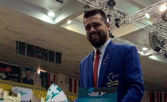 حكم اردني يحصل على جائزة افضل حكم في بطولة اسيا للتايكواندو حكم اردني يحصل على جائزة افضل حكم في بطولة اسيا للتايكواندو