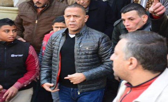 الصور الاولى من جنازة والد نجم "مسرح مصر" الصور الاولى من جنازة والد نجم "مسرح مصر"