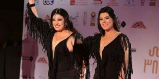 بالفيديو - فيفي عبده تثير ضجة بفستانها القصير.. وهذا ما فعلته بالملابس الرياضية بالفيديو - فيفي عبده تثير ضجة بفستانها القصير.. وهذا ما فعلته بالملابس الرياضية