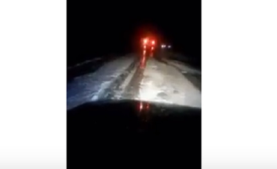 بالفيديو .. تساقط كثيف للبرد في الرويشد وتحذير للسائقين بالفيديو .. تساقط كثيف للبرد في الرويشد وتحذير للسائقين