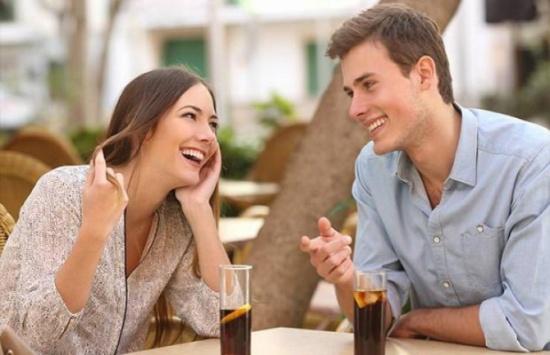 للسيدات ،،لا تفعلي هذه الحركات وانتي برفقة الرجل وإلا... للسيدات ،،لا تفعلي هذه الحركات وانتي برفقة الرجل وإلا...