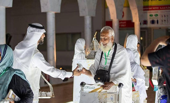 السعودية تستضيف ألفي حاج من ذوي "شهداء اليمن" السعودية تستضيف ألفي حاج من ذوي "شهداء اليمن"