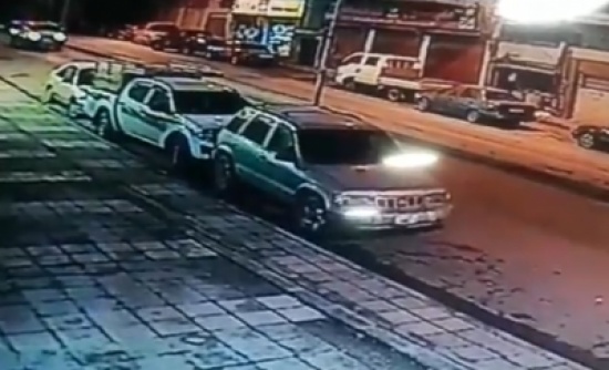 بالفيديو.. العناية الالهية تنقذ شابين من موت محقق في ابو علندا بالفيديو.. العناية الالهية تنقذ شابين من موت محقق في ابو علندا