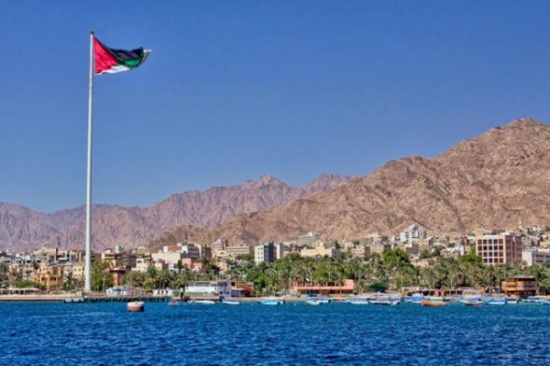 جمعية ابناء العقبة للأيتام تخرج المشاركين بدورة الضاد وتكرم الناجحين بالثانوية جمعية ابناء العقبة للأيتام تخرج المشاركين بدورة الضاد وتكرم الناجحين بالثانوية