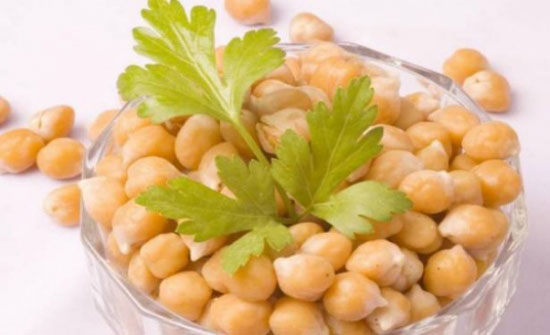 لماذا ينصح الأطباء النساء بتناول الحمص؟ لماذا ينصح الأطباء النساء بتناول الحمص؟