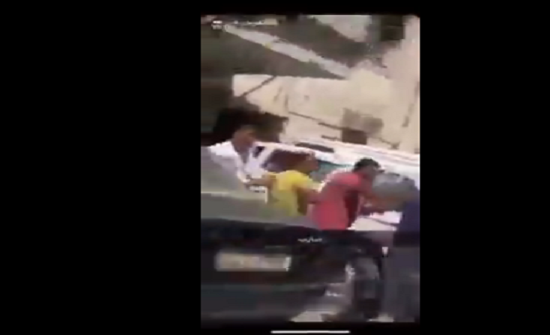 بالفيديو : مشاجرة عنيفة بين مصريين في الكويت بالفيديو : مشاجرة عنيفة بين مصريين في الكويت