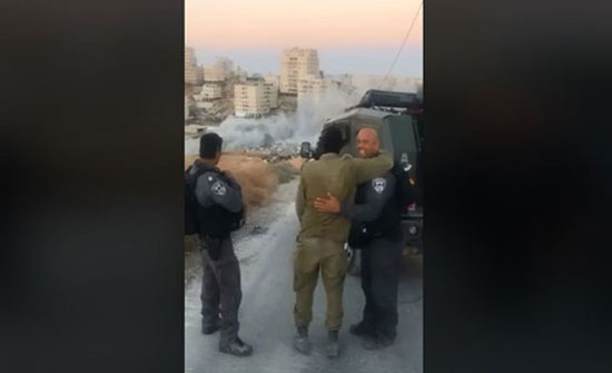 شاهد كيف احتفل جنود الاحتلال بتفجير مبنى فلسطيني في القدس- (فيديو) شاهد كيف احتفل جنود الاحتلال بتفجير مبنى فلسطيني في القدس- (فيديو)