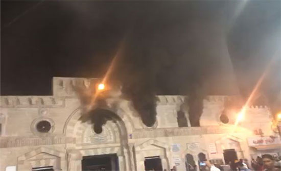 بالفيديو والصور : حريق في الطابق العلوي من المسجد الحسيني في عمان " تقرير الدفاع المدني " - تحديث بالفيديو والصور : حريق في الطابق العلوي من المسجد الحسيني في عمان " تقرير الدفاع المدني " - تحديث