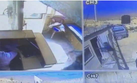 ضبط شخصين اعتديا على عاملين داخل "كسارة" في الزرقاء ضبط شخصين اعتديا على عاملين داخل "كسارة" في الزرقاء