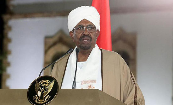 نقل البشير من "بيت الضيافة" إلى سجن في الخرطوم نقل البشير من "بيت الضيافة" إلى سجن في الخرطوم