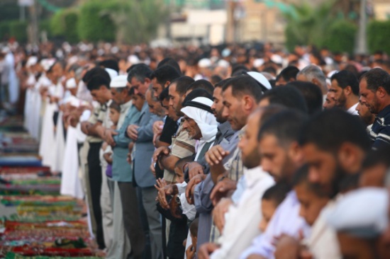 صلاة عيد الفطر في الساعة 6:45 صباحاً صلاة عيد الفطر في الساعة 6:45 صباحاً