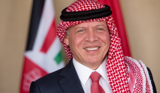 الملك يتابع عن كثب حريق المسجد الحسيني ويوجه لإعادة تأهيله الملك يتابع عن كثب حريق المسجد الحسيني ويوجه لإعادة تأهيله