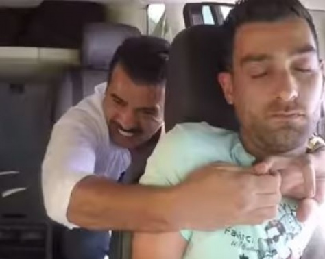 بالفيديو - سامو زين ينهار داخل السيارة.. وما فعله بالسائق لا يصدق! بالفيديو - سامو زين ينهار داخل السيارة.. وما فعله بالسائق لا يصدق!