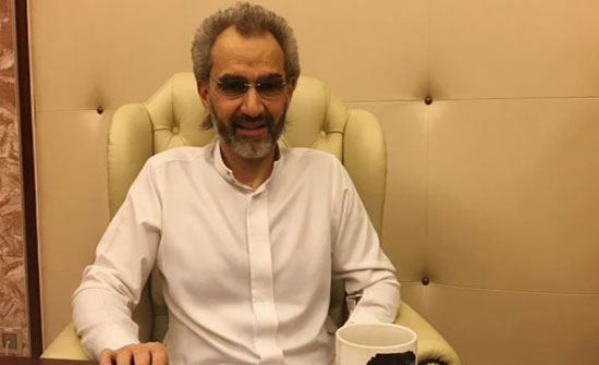 أول لقاء لـ "الوليد بن طلال" عقب الإفراج عنة اليوم (فيديو) أول لقاء لـ "الوليد بن طلال" عقب الإفراج عنة اليوم (فيديو)