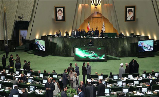 إيران.. المحافظون يفوزون برئاسة "الأمن القومي" بالبرلمان إيران.. المحافظون يفوزون برئاسة "الأمن القومي" بالبرلمان