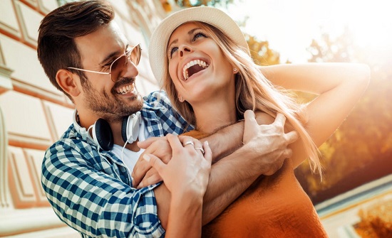 ما علاقة طول فترة الزواج بالضحك ما علاقة طول فترة الزواج بالضحك