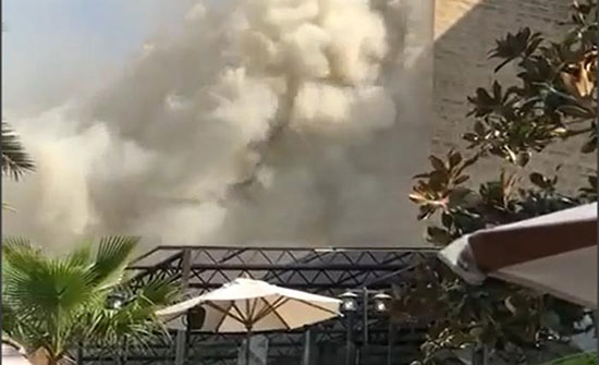 بالفيديو : إخماد حريق داخل إحدى الفنادق في محافظة العاصمة بالفيديو : إخماد حريق داخل إحدى الفنادق في محافظة العاصمة