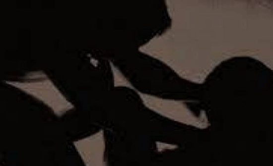 اعتدى على ابنة أخيه نحو سبع سنوات... كانت في السابعة ويرعاها في غياب والديها اعتدى على ابنة أخيه نحو سبع سنوات... كانت في السابعة ويرعاها في غياب والديها