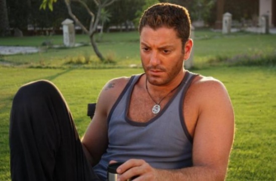 بالصور: شاهد جمال زوجة "تامر هجرس" وابنتيه!