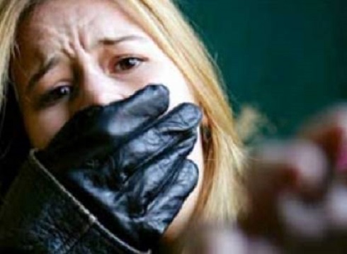 12 إسرائيليا يغتصبون بريطانية في قبرص 12 إسرائيليا يغتصبون بريطانية في قبرص