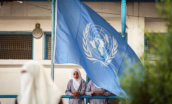 احتجاجات على تقليص "أونروا" لخدماتها للاجئين بمخيمات الضفة الغربية احتجاجات على تقليص "أونروا" لخدماتها للاجئين بمخيمات الضفة الغربية