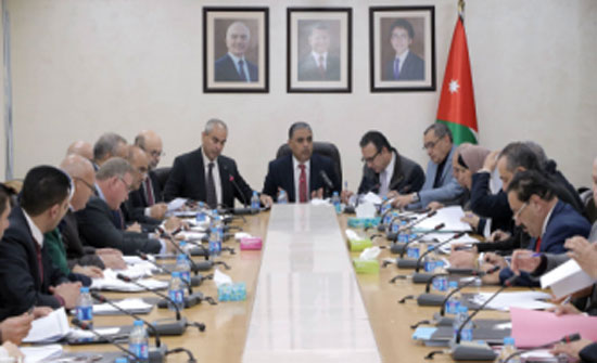 مشتركة نيابية تشرع بمناقشة "معدل نقابة المعلمين" مشتركة نيابية تشرع بمناقشة "معدل نقابة المعلمين"