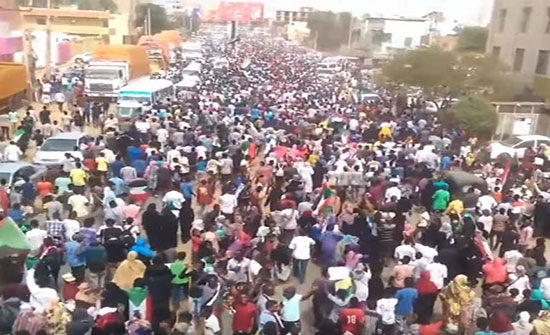 بالفيديو : انطلاق مظاهرات "القصاص العادل" بالخرطوم وعدة ولايات بالفيديو : انطلاق مظاهرات "القصاص العادل" بالخرطوم وعدة ولايات