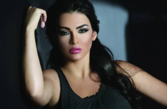 بعد اتهامها بشتم هيفا.. قمر تفجّر مفاجأة بعد اتهامها بشتم هيفا.. قمر تفجّر مفاجأة