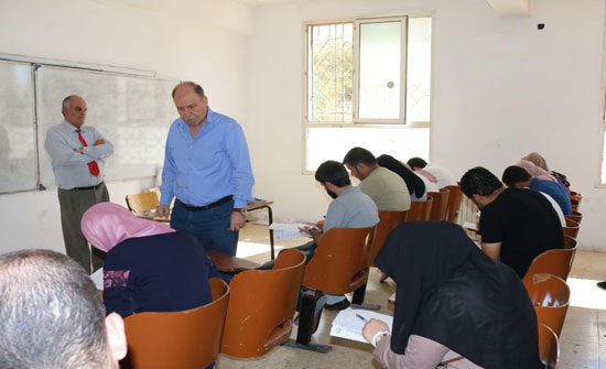 رئيس جامعة إربد الأهلية يتفقد الامتحانات النهائية للفصل الصيفي رئيس جامعة إربد الأهلية يتفقد الامتحانات النهائية للفصل الصيفي
