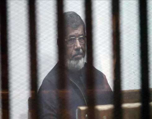 مرسي في جلسة محاكمته: أنا حاضر كالغائب ولم أر دفاعي منذ أشهر مرسي في جلسة محاكمته: أنا حاضر كالغائب ولم أر دفاعي منذ أشهر