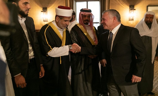 بالصور : الملك يلتقي مجموعة من الأئمة والوعاظ بالصور : الملك يلتقي مجموعة من الأئمة والوعاظ