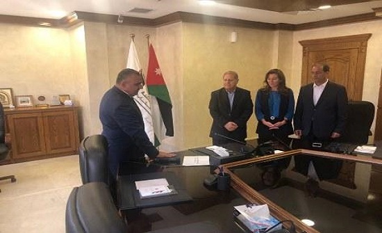 إرادة ملكية بتعيين الكرادشة امينا عاما لمستقلة الانتخابات إرادة ملكية بتعيين الكرادشة امينا عاما لمستقلة الانتخابات