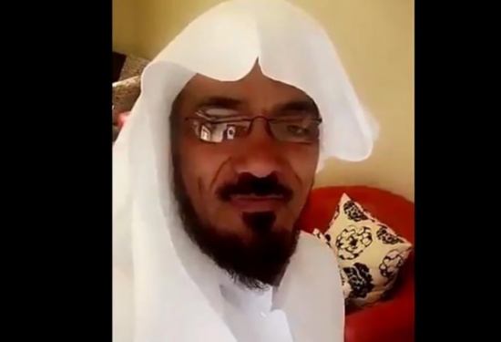 الداعية سلمان العودة يتصل بنجله من سجن ذهبان.. وهذا ما قاله له الداعية سلمان العودة يتصل بنجله من سجن ذهبان.. وهذا ما قاله له