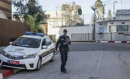 إضراب 7 أسرى فلسطينيين عن الطعام في السجون الإسرائيلية إضراب 7 أسرى فلسطينيين عن الطعام في السجون الإسرائيلية