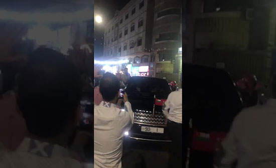 فيديو .. شاهد استقبال اللواء يوسف الحنيطي من قبل اهله وعشيرته فيديو .. شاهد استقبال اللواء يوسف الحنيطي من قبل اهله وعشيرته