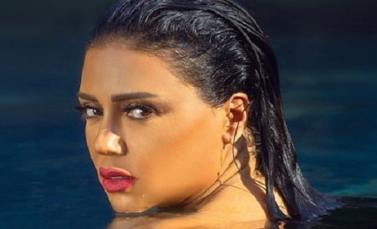 ابنة رانيا يوسف تُشاهد الفيديو الإباحي المنسوب لها مع خالد يوسف.. والفنانة مُتوترة ابنة رانيا يوسف تُشاهد الفيديو الإباحي المنسوب لها مع خالد يوسف.. والفنانة مُتوترة
